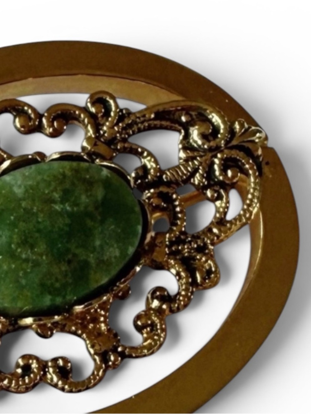 Vtg Gold‑Tone Filigree Brooch, Green Nephrite Jade-Look Cabochon Mid-Century Pin - Picture 6 of 14